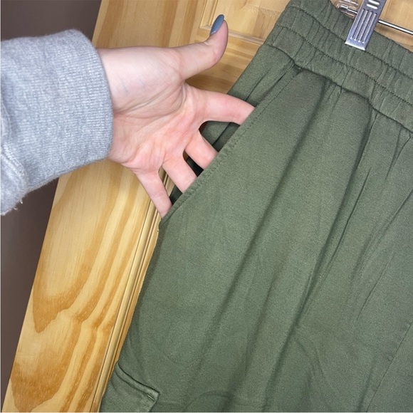 Green Gap Utility Cargo Joggers - Picture 2 of 6